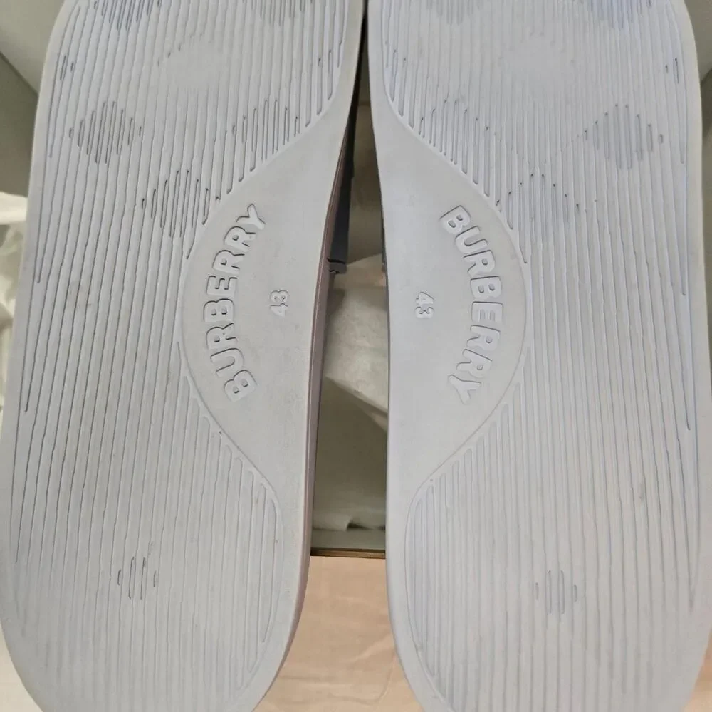 Burberry Men's blue Slides